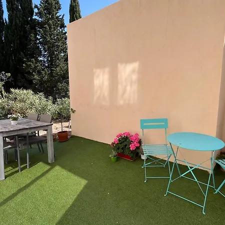 Avec Jardin Proche De La Saint-Raphael (Var)